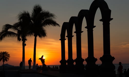 Atardecer en el malecón de Puerto Vallarta