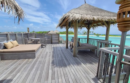 gili-lankanfushi-maldives-overwater-villa-terrace