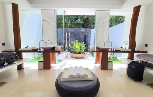 park-hyatt-maldives-beach-villa-bathroom