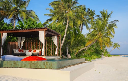 park-hyatt-maldives-beach-villa-pool