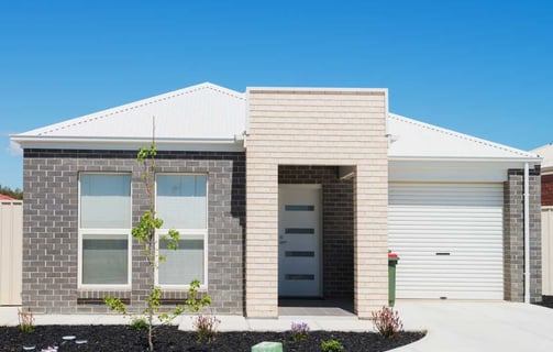 Small Brick Veneer House with Single Garage (Suits a Narrow Block)