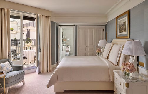 Four Seasons Hotel George V room