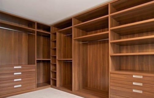 غرف ملابس مودرن وتقسيمات داخليه مصنعه علي حسب الطلبdressing room