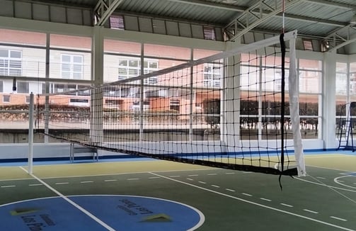 Cancha de Voleibol con una red de Voleibol
