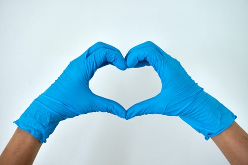 <3