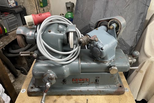 restauration moto ancienne  Rectifieuse a soupape Dewet