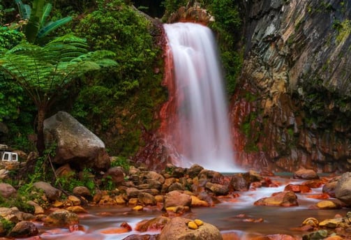 pulang bato falls