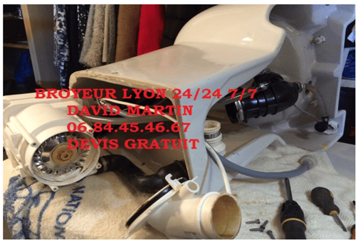 WC broyeur bouché qui fait du bruit aspire plus reparateur Tassin La Demi Lune 69160