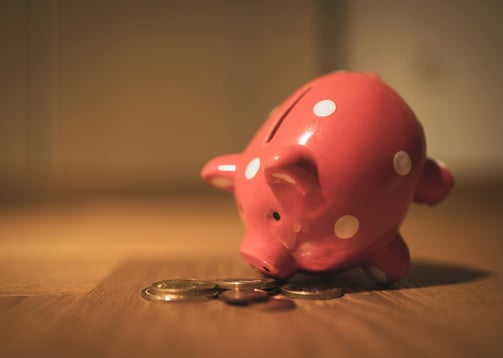 Tirelire cochon avec pièces couts a prévoir pour démarrer une activité de traiteur