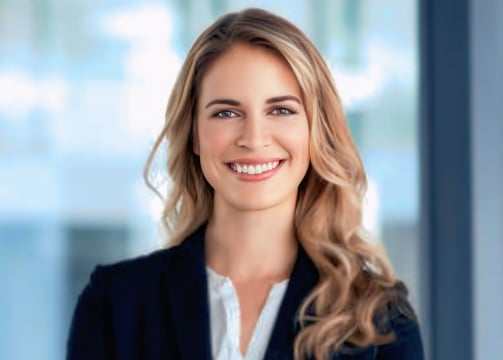Hostess madrelingua italiana per accoglienza clienti in stand fieristico