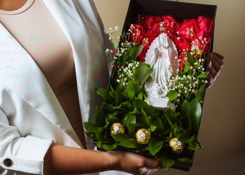 arreglos de flores en caja pereira