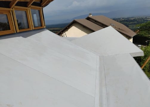 toit maison avec membrane PVC
