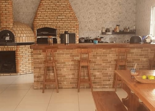 Construímos seu quiosque com acabamento de alto padrão.