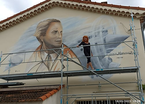 Fresque extérieure monumentale réalisée par France CRUSE sur la façade d'une maison particulière.