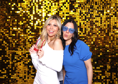 shimmer-backdrop-photobooth