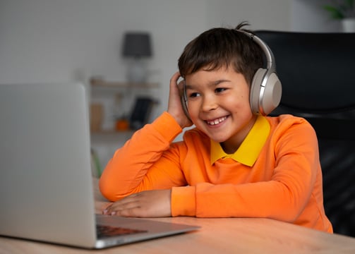 Curso de inglês online para crianças — Metropolis Idiomas, aprendizado divertido e interativo.
