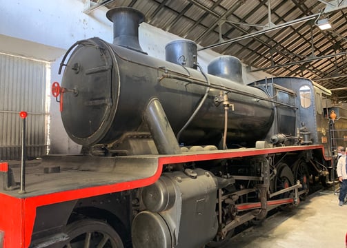 Locomotora histórica en el museo ferroviario de Guadix