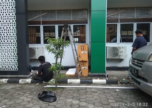 Pemasangan AC Daikin di Kampus UIR