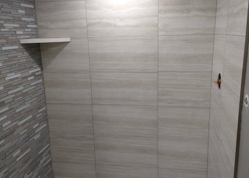 Shower with accent wall