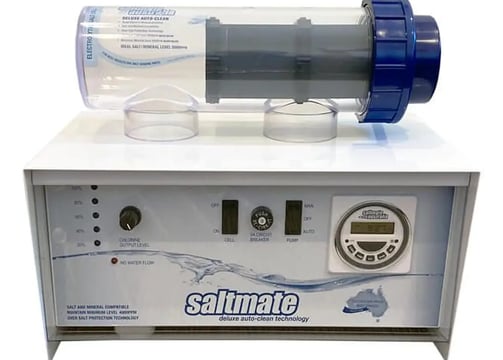 saltwater chlorinator with electrolytic cell