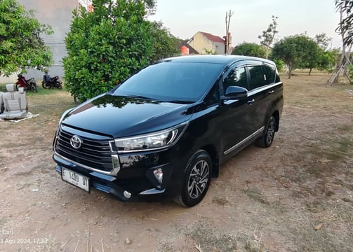 Pengemudi berpengalaman siap mengantar Anda dengan aman.
