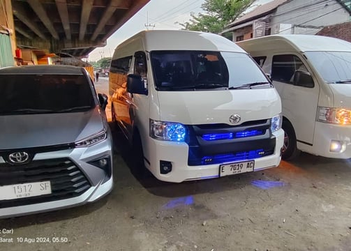 Sewa mobil Cirebon tersedia setiap saat, siap melayani.
