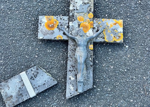 croix jésus, sépulture