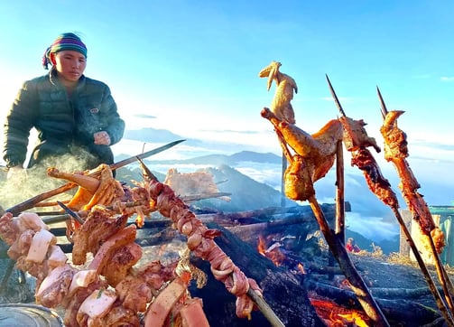 A Hờ Tour & Homestay Y Tý: Trekking cao cấp cùng ẩm thực Tây Bắc Y Tý với gà nướng trên đỉnh núi Lảo Thẩn, Cú Nhù San