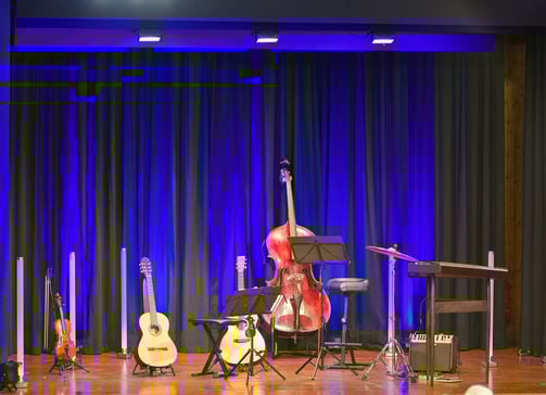 Bühne, Salteris, Musik, Instrumente, Violine, Hackbrett, Gitarre und Kontrabass