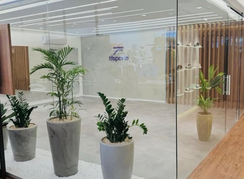 estúdio limpo e organizado após serviços de terceirização em limpeza