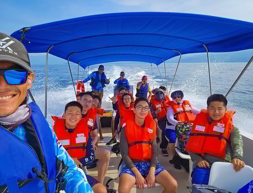 Clients in boat Coral Expeditions Costa Rica