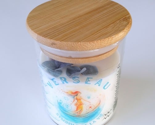 Aquarius zodiac sign candle with decan stone