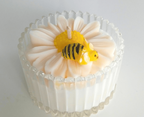 Vanilla essential oil candle