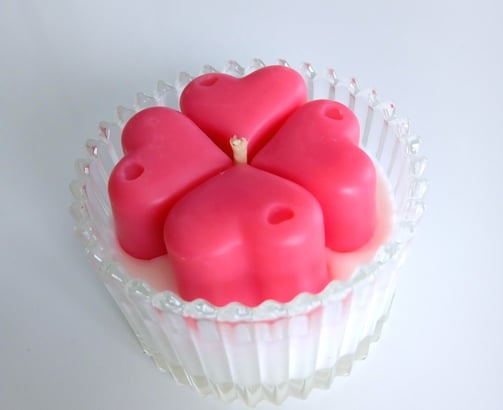 Pinky girl scented candle, a vibrant and joyful fragrance