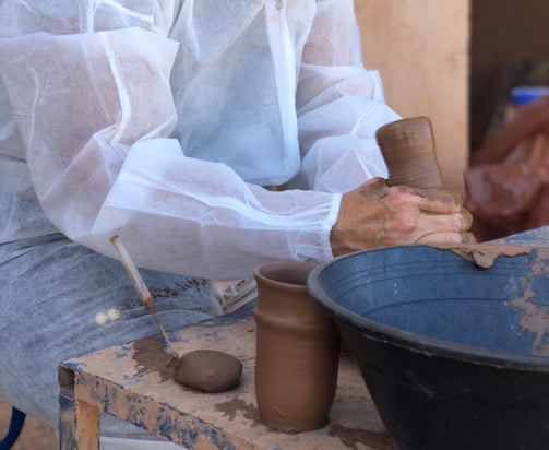 Atelier art marocain pour team building zellige calligraphie poterie