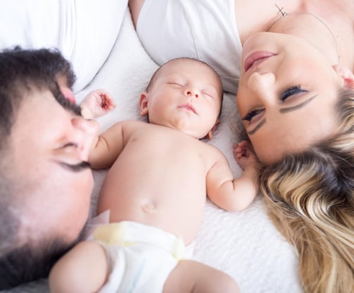 Lien familial premiers mois