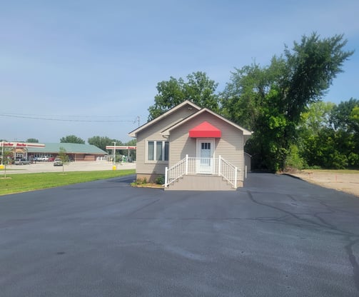 seal-coating-project-at-cokato-mn-business.jpg
