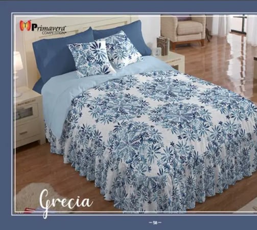 Edrecolcha azul marino modelo Grecia de la marca Colchas Primavera