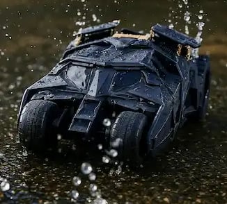 carro a control remoto batman dark knight bajo la lluvia