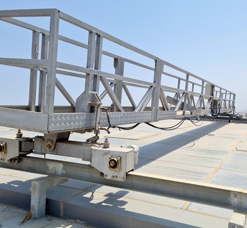 اصلاح سلات تنظيف اواجهات الزجاج، صيانة رافعات تنظيف قزاز, bmu maintenance , gantry maintain in ksa