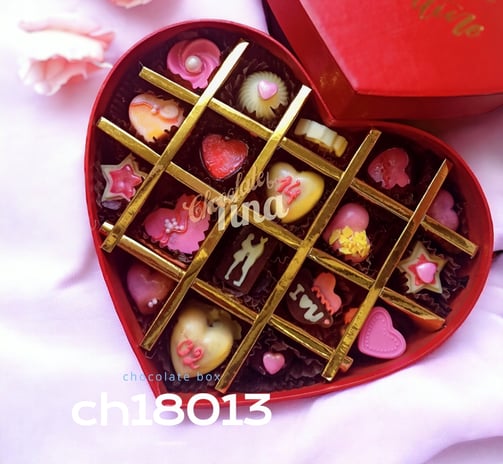 Hộp Socola tone hồng đỏ CH18013 Chocolate Nha Trang