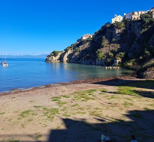 spiaggia del porto
