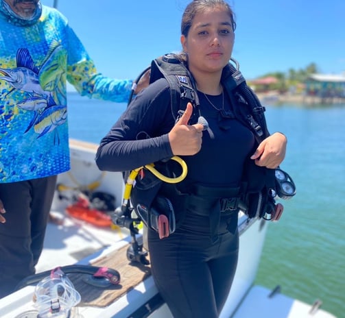 Estudiante de buceo curso Open Water SSI