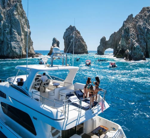 Yate Mckinna 70 en renta cabo san lucas el arco