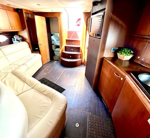 yate sunseeker 57 en renta cabo san lucas interior