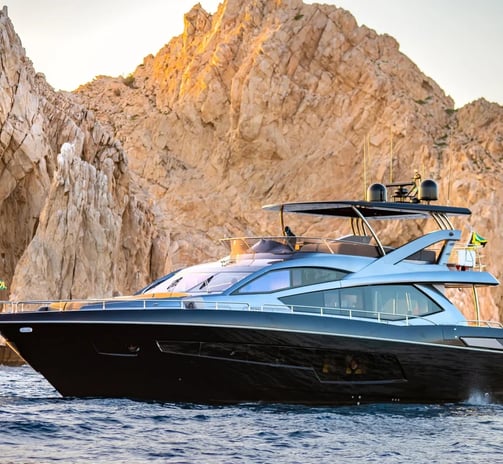 Yate Sunseeker 80 en renta cabo san lucas negro