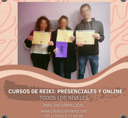 three people holding up certificates for their Cursos y formaciones de Reiki certificates