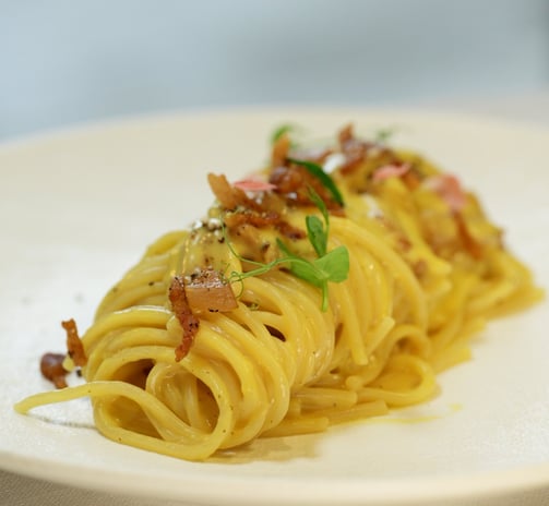 Spaghetti alla carbonara con guanciale di cinta senese e pecorino di Pienza