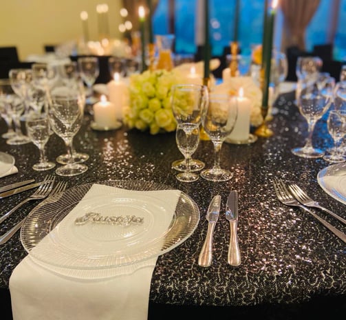 Galime pasiūlyti platų spektrą paslaugų: nuo renginio vedėjo iki dekoro.