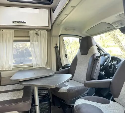 Intérieur camping cars luxueux 